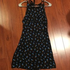 BLACK DRESS WITH BACK OPENED